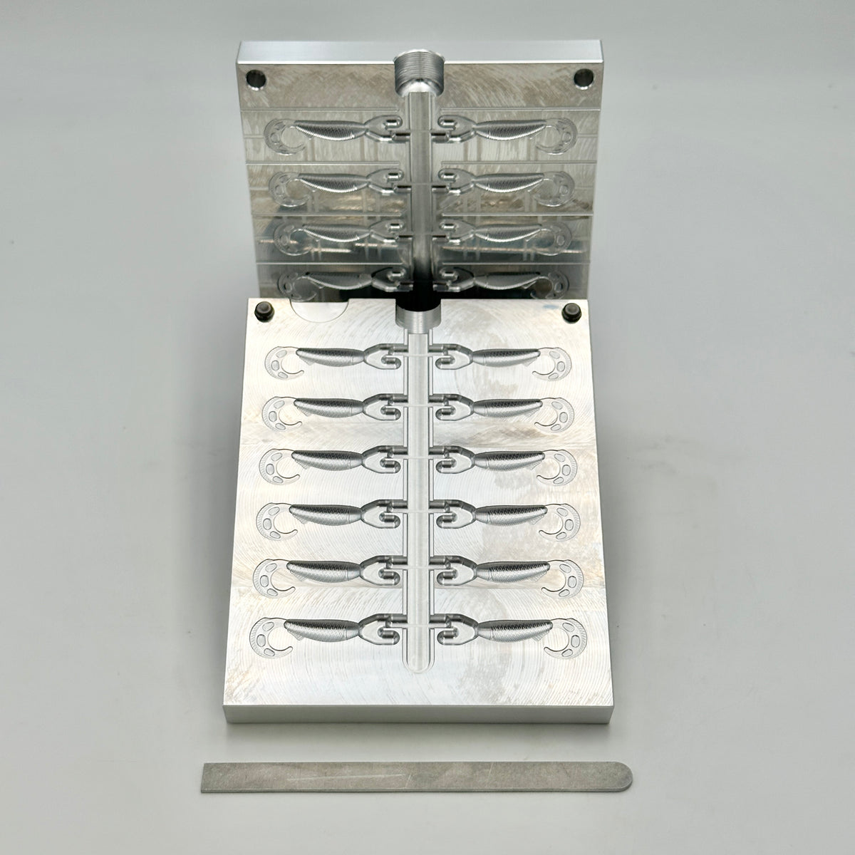 1.7 Inch Epic WhipWad Hand Injection Mold – Epic Bait Molds