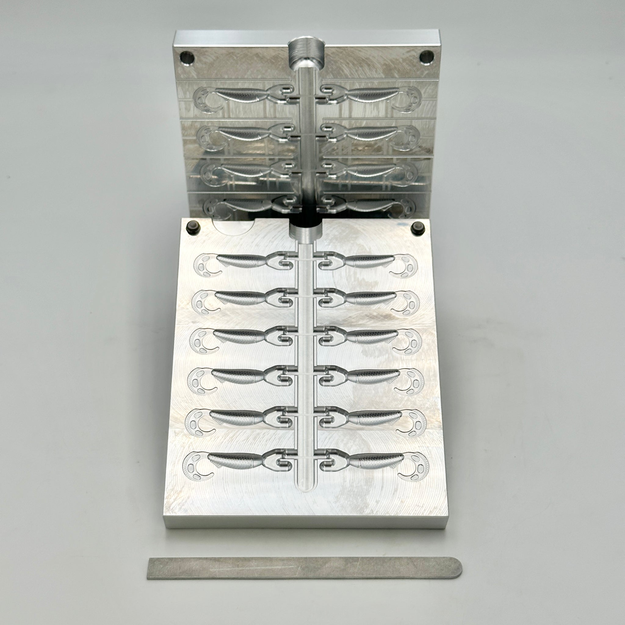 1.7 Inch Epic WhipWad Hand Injection Mold – Epic Bait Molds