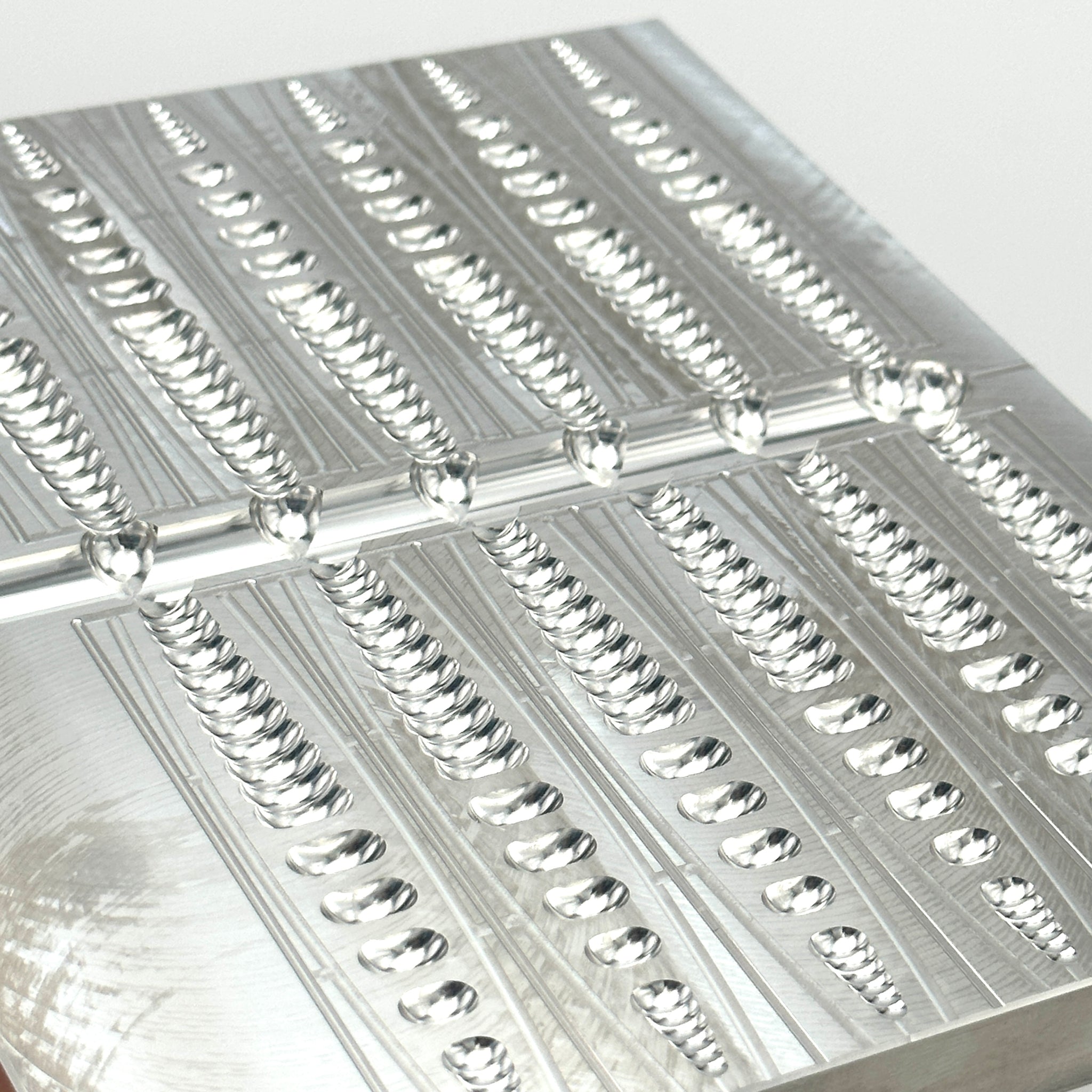 3.1 Inch Tactical Millipede Hand Injection Mold – Epic Bait Molds