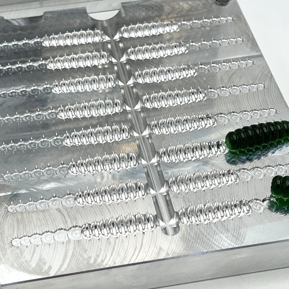 2 Inch Battle Grub Hand Injection Mold – Epic Bait Molds