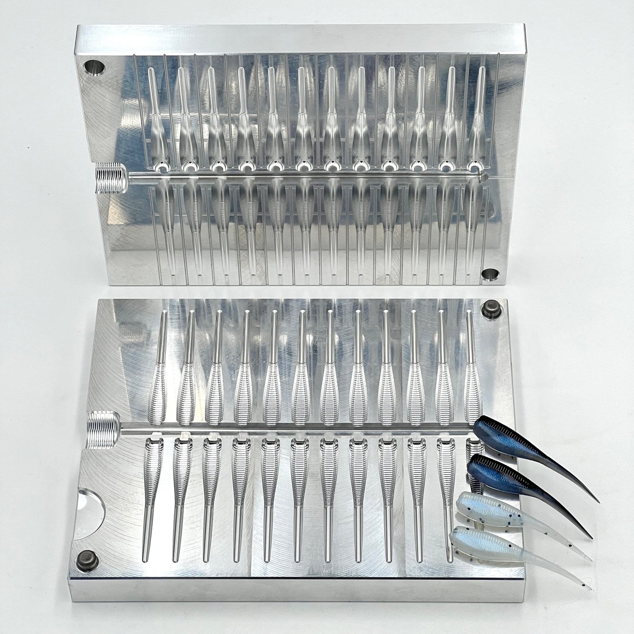 Cuneo Crappie Jig In Silicone Blu Con Macchia Argento – 25 Pezzi Da 1,5 Pollici Per Pesca